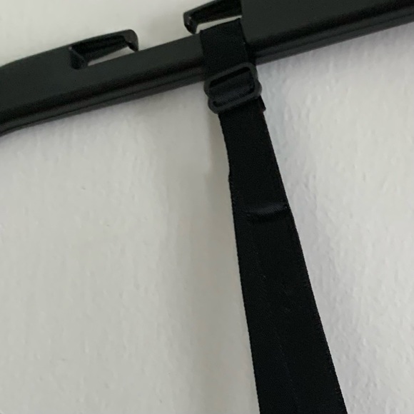 Slip Tank Top Cami ~Vintage ~ Lingerie ~ Black ~Size 34 ~Silky, Bit of Lace - Picture 5 of 6